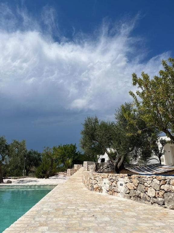 Casa Giuliveto - Charmantes Ferienhaus Mit Privatpool In Olivenhain Ostuni Exterior foto