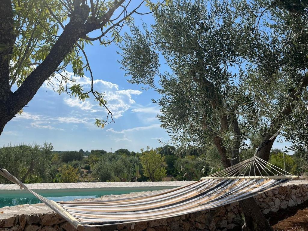 Casa Giuliveto - Charmantes Ferienhaus Mit Privatpool In Olivenhain Ostuni Exterior foto