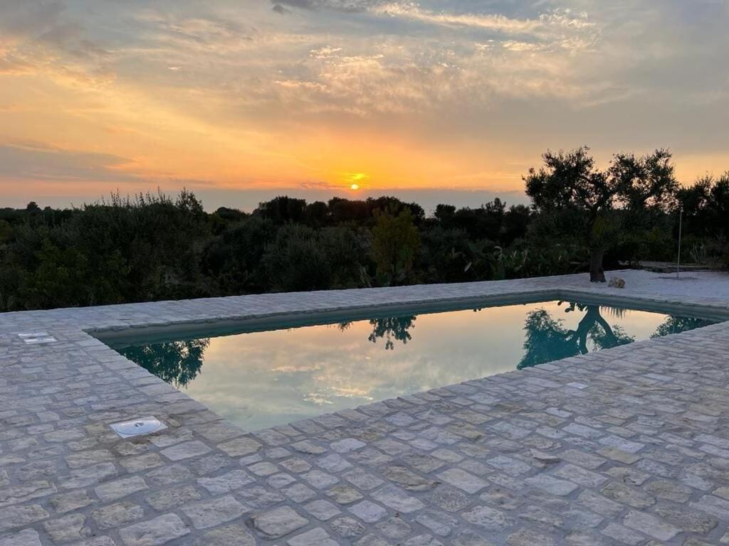 Casa Giuliveto - Charmantes Ferienhaus Mit Privatpool In Olivenhain Ostuni Exterior foto